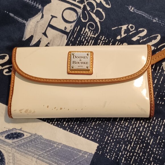 *DAMAGED* Dooney and Bourke White Red Patent Leather Full Wallet - Picture 1 of 11